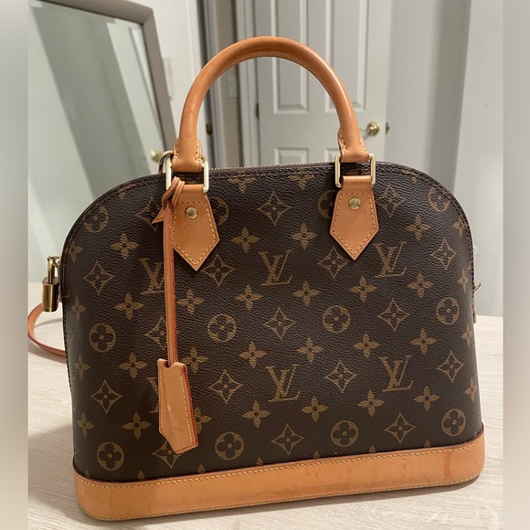 Louis Vuitton Handbags - Authentic Louis Vuitton - Alma PM